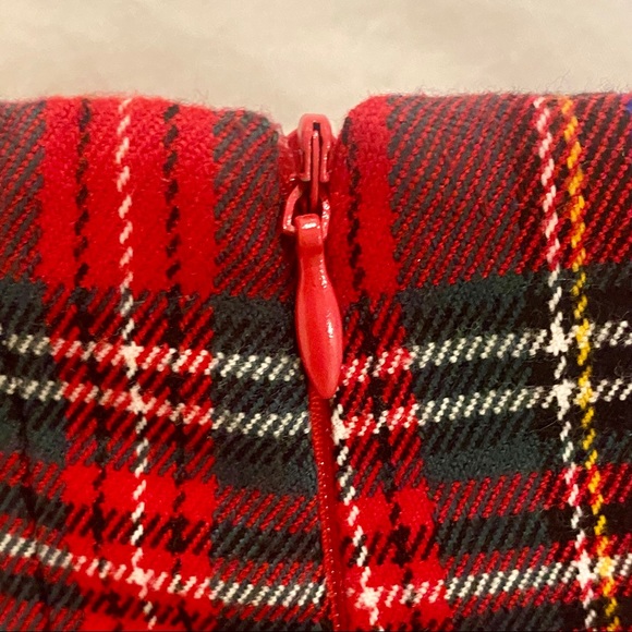 Brandy Melville Dana Plaid Skirt in Red Plaid (WITH MATCHING HEADBAND!) - Picture 4 of 6